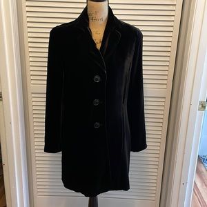 Mid thigh Fully lined velvet coat. Size 12. Rich black